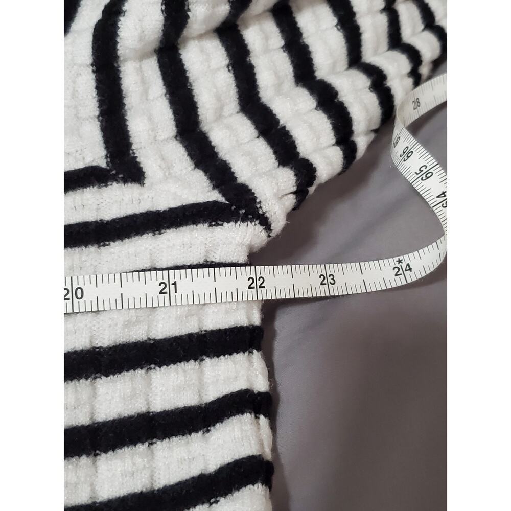 Women’s Ivory Button-Front Cardigan Sweater – Textured Grid Pattern – Size XL - Picture 7 of 9
